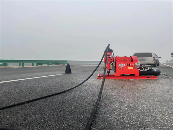 凉山马路路基路面开裂下沉注浆加固灌浆